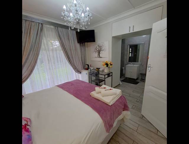 6 BEDROOM HOUSE FOR SALE IN MEYERTON CENTRAL